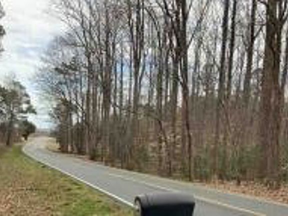 Exterior Neighborhood (street photo)