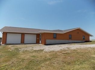 1076 285th St, Tracy, IA 50256