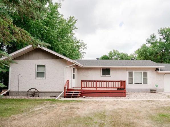 3317 20th St SE, Jamestown, ND 58401