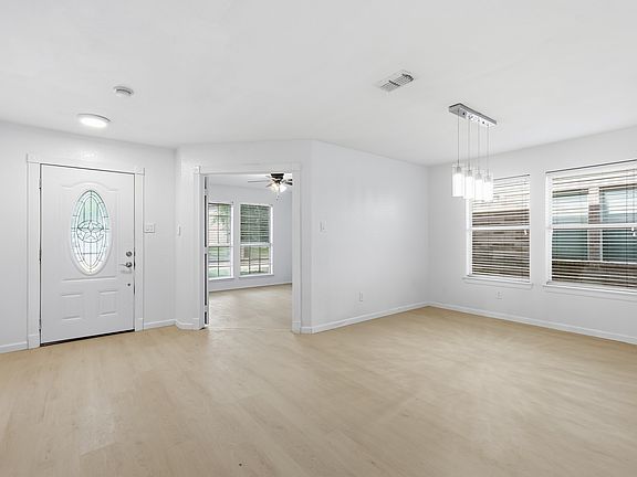 4th image of 417 Niagara Falls Dr