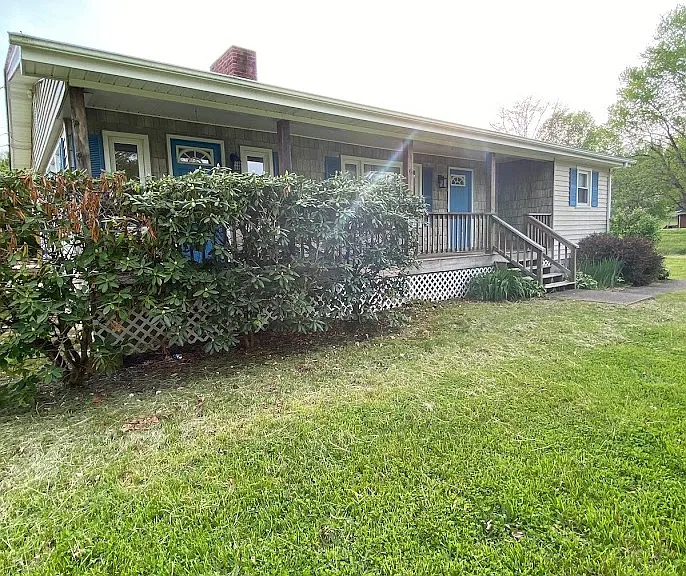 114 Lunceford Ln — Photo 32