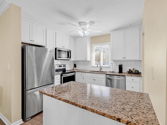 4th image of 835 Villa Dr. #835