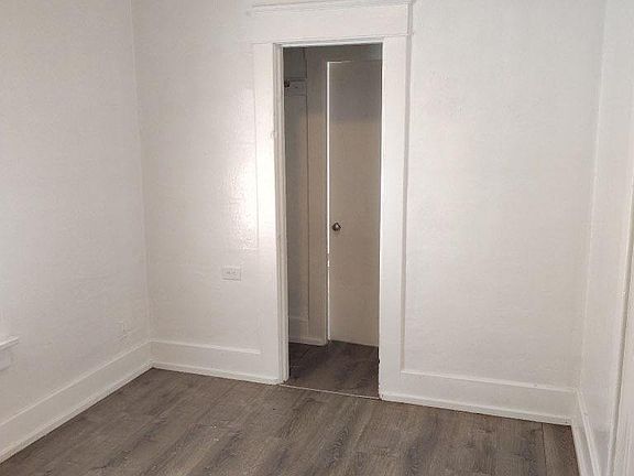 5th image of 216 SE Lake St