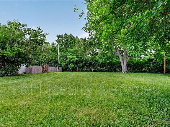 4th image of 4924 Farrington Ave