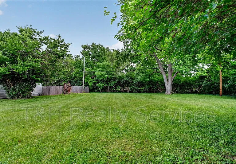 4924 Farrington Ave — Photo 5