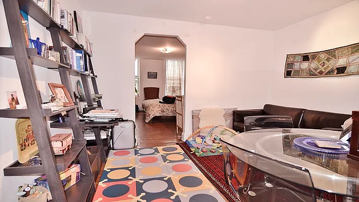 Rented by Park Property Advisors | media 6