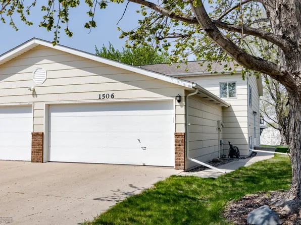 1506 14 1/2 Ave E, West Fargo, ND 58078