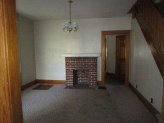5th image of 412 E 6th Ave