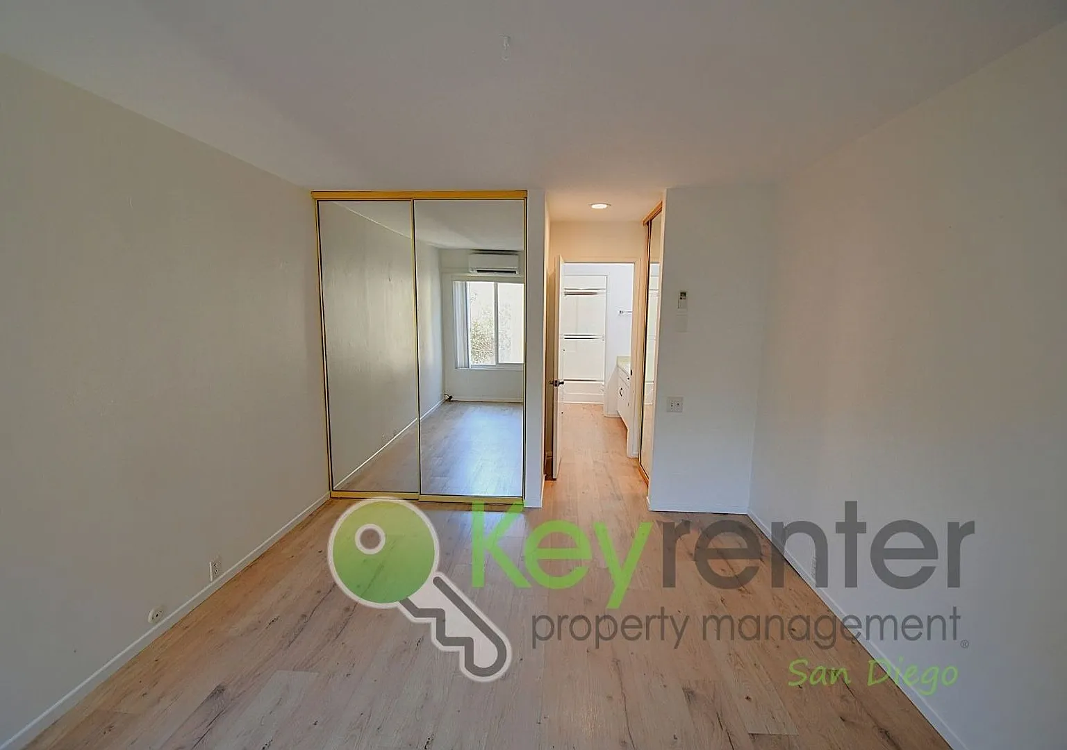 Pacific Beach Near Mission Bay| 1.2 miles to the PB Boardwalk | Gated Community with 24/7 Securit... — Photo 2
