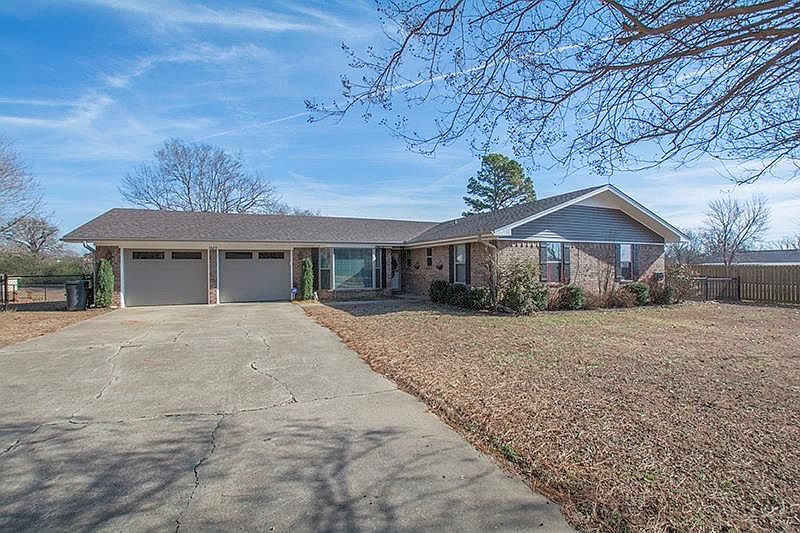 1st image of 1626 Kimberling Hill Dr