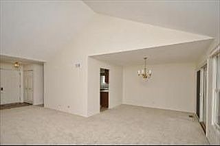 5th image of 815 Willow Hills Ln