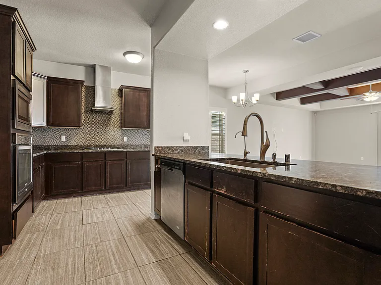 3115 Red Creek Dr — Photo 16
