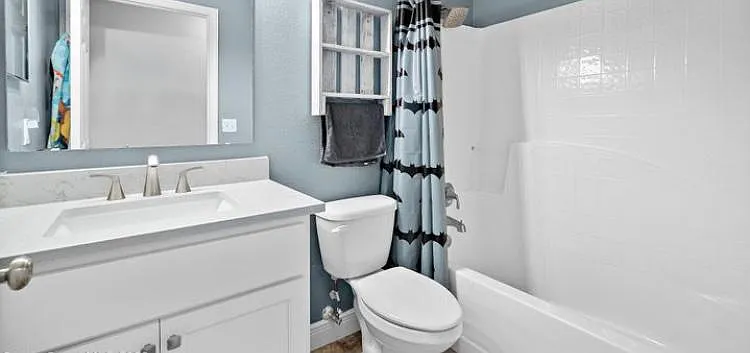 4726 Four Lakes Dr — Photo 10