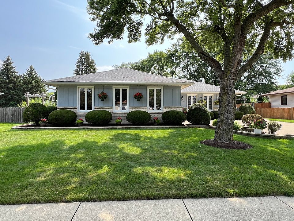 1st image of 1031 Almond Dr