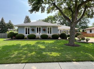 1031 Almond Dr, Aurora, IL 60506