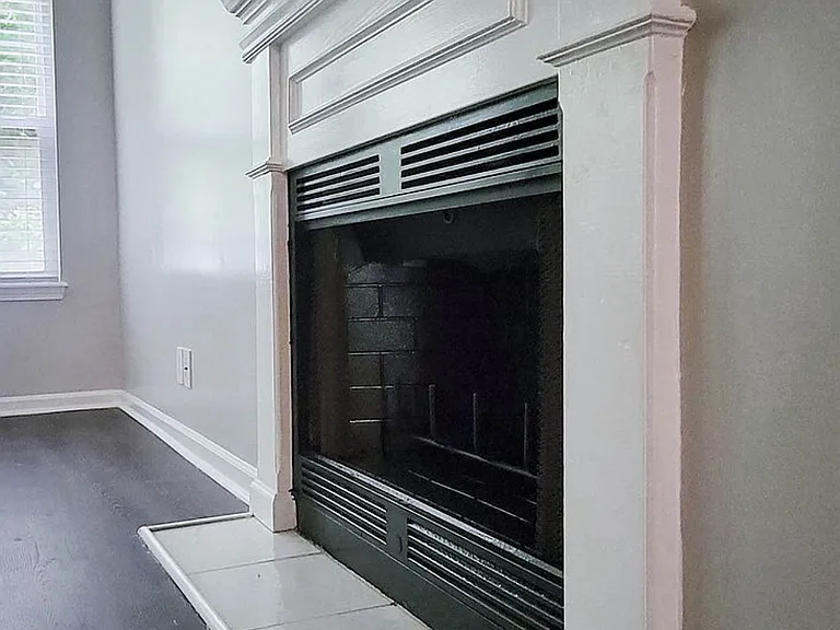 932 Kingsbury Dr #D — Photo 2