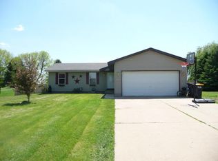 423 Golf Course Ln, Ellsworth, WI 54011