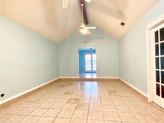3rd image of 3913 Calle Aguascalientes