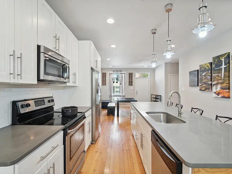 1246 E Fletcher St — Photo 5