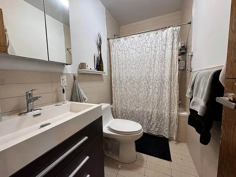21 Herkimer St #2R — Photo 4