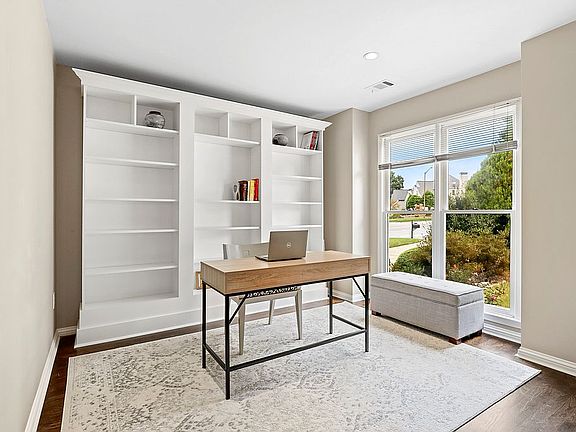 5th image of 3645 Edenbourgh Pl