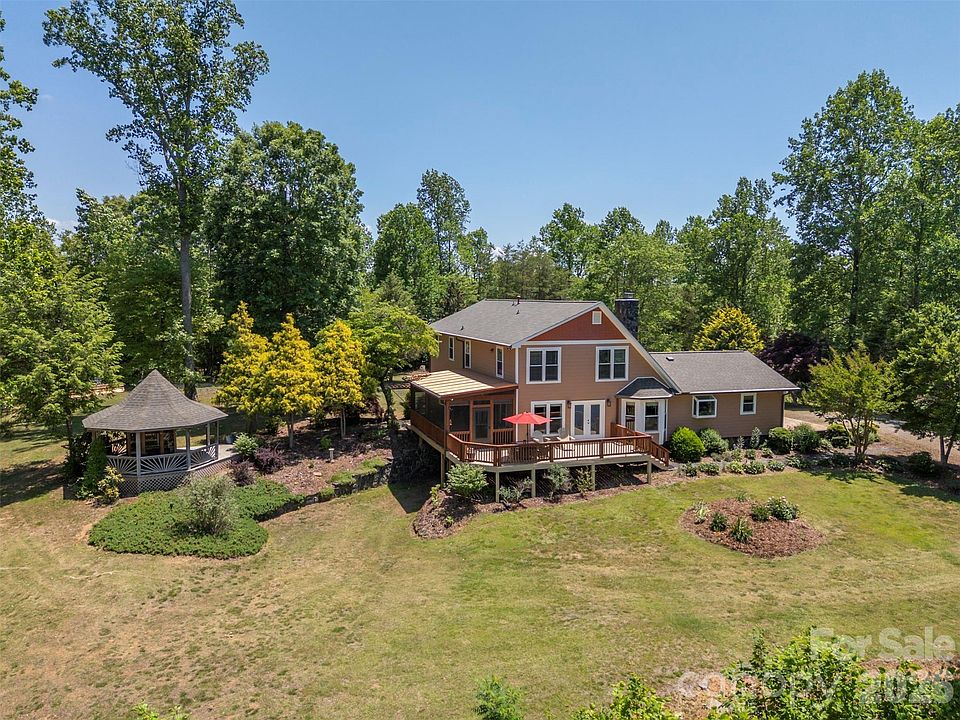 1st image of 265 Willow Pond Rd