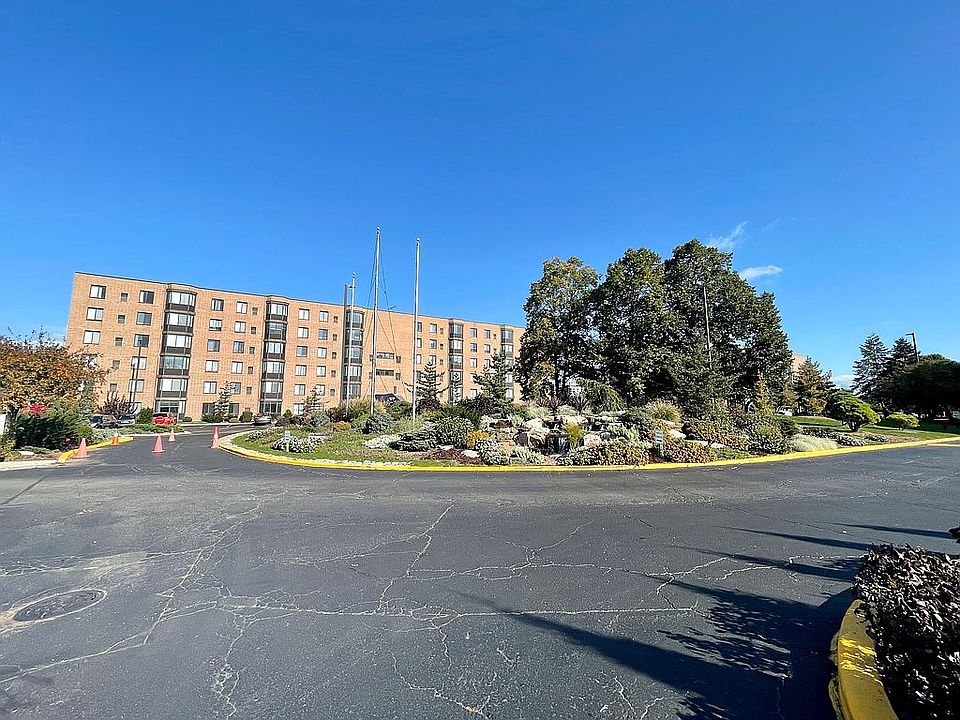 1st image of 606 E Woodland Park #505