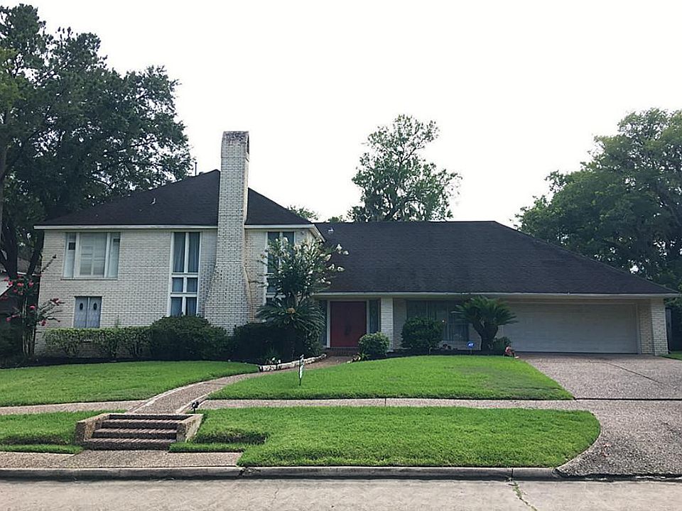 1st image of 2804 Green Tee Dr