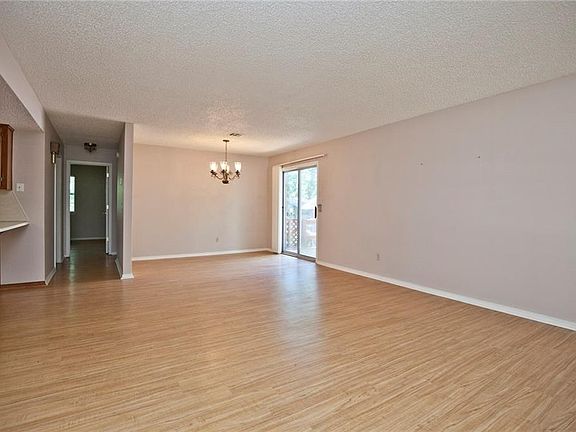 2nd image of 308 S 11th Pl
