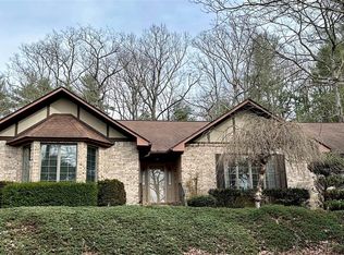 4 Claremont Dr, Flat Rock, NC 28731