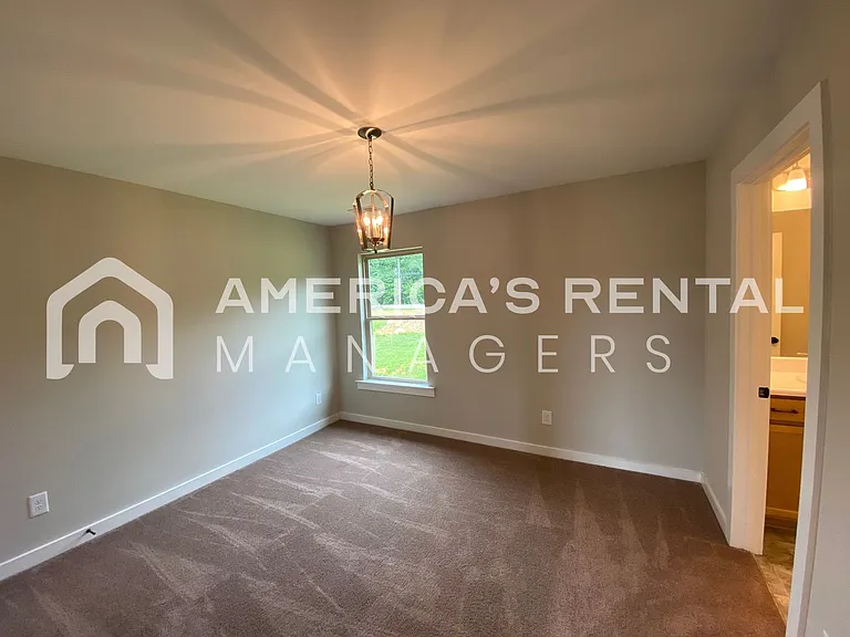 370 Sunlight Cir — Photo 10