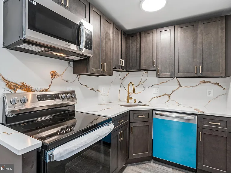 2608 Holly Dr — Photo 8