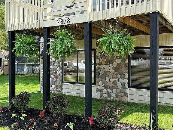 2nd image of 2878 Lakeshore Dr