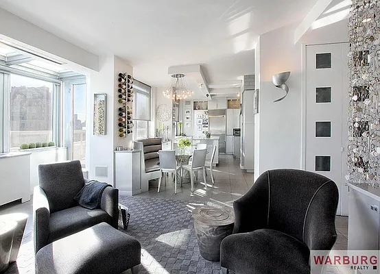 Sold by Warburg | media 31