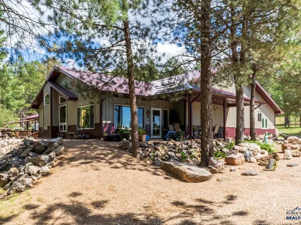 25246 Holiday Trl, Custer, SD 57730
