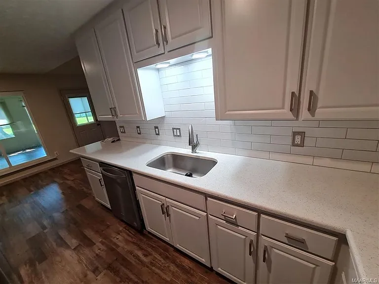 804 Winter Pl — Photo 9