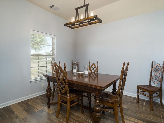 4th image of 3031 Boxwood Springs Ln