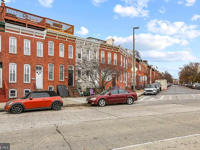 675 E Clement St — Photo 2