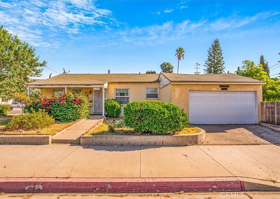 1st image of 7524 N Hollywood Way