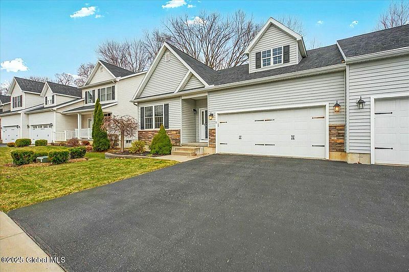 3rd image of 12 Sycamore Street