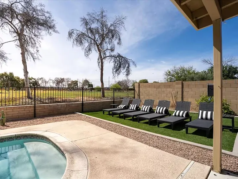 7520 S Forest Ave — Photo 28