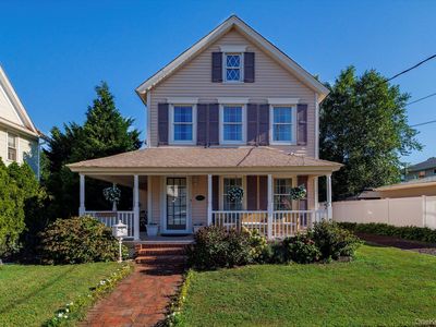 7 Waverly Place, Rockville Centre, NY, 11570