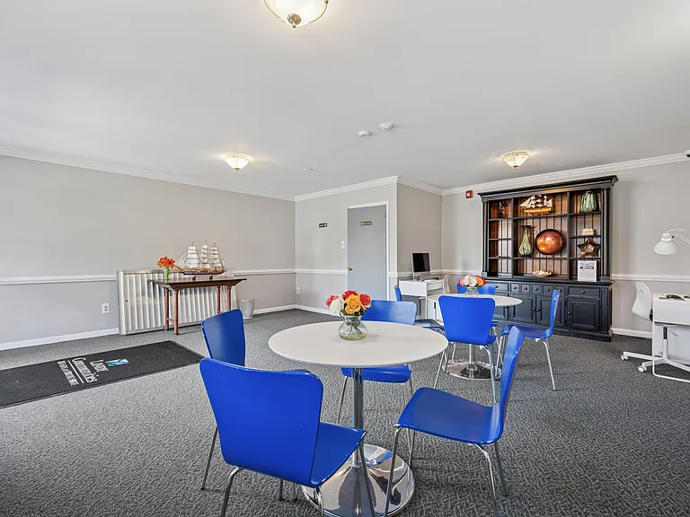 Bromley House — Photo 10
