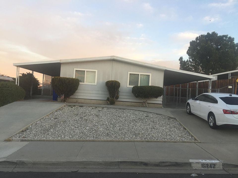 1st image of 16242 Camelback Dr