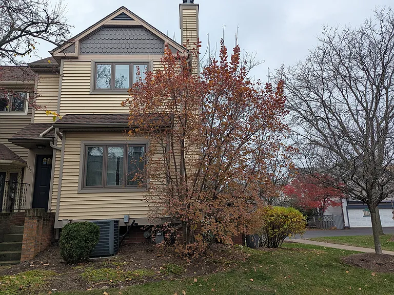 155 Cornhill Pl — Photo 2