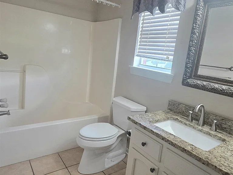 17656 Chasefield Ave — Photo 24