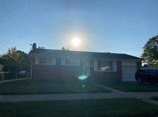 99 Jones St, Mount Clemens, MI