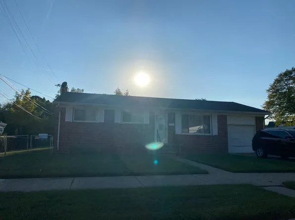 99 Jones St, Mount Clemens, MI 48043