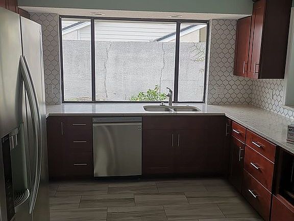 3rd image of 2431 Normandy Ct