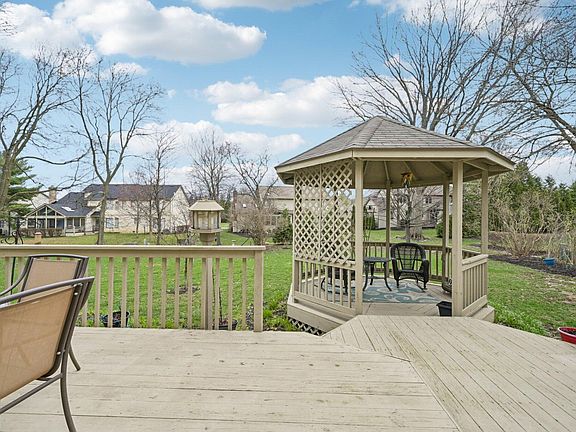 3rd image of 390 Ashford Dr